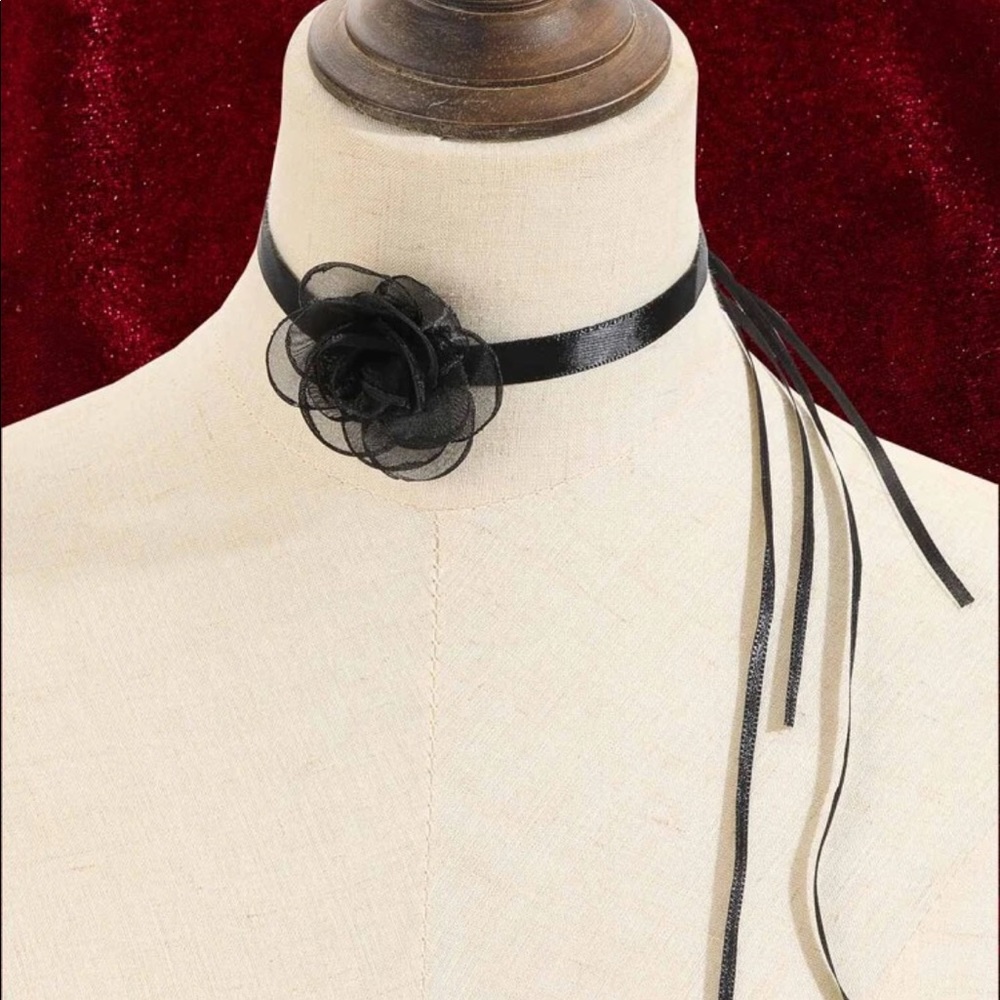 Small flower choker. New. As seen all over NY and Paris fashion week. Super chic